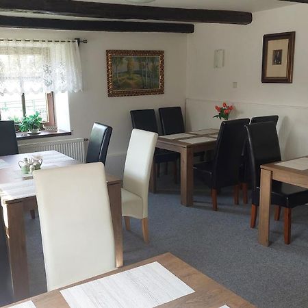 Penzion A Restaurace U Strnada Klatovy Bagian luar foto